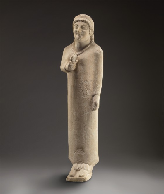 <em>Fig. 3 – Statue of a female offering-bearer, end VIth century BC</em>