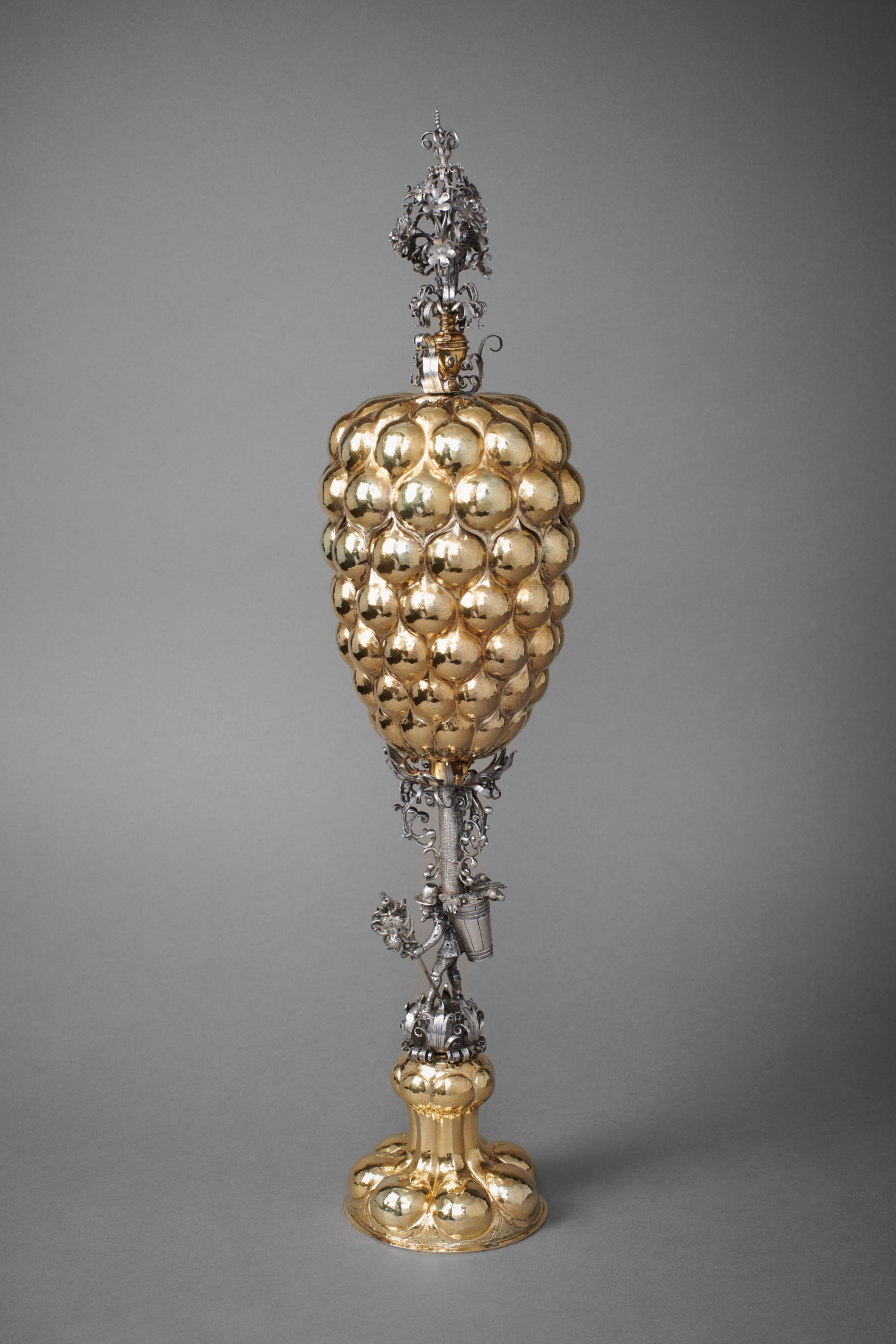 Hans Weber <br> <em>Traubenpokal (Hanap en forme de grappe de raisin)</em> <br>Vers 1609-1629