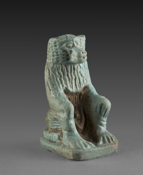 <em>Amulette représentant le dieu Thot sous forme de babouin. FGA-ARCH-EG-0123.</em>														<br>VIIe - Ier siècle avant J.-C.