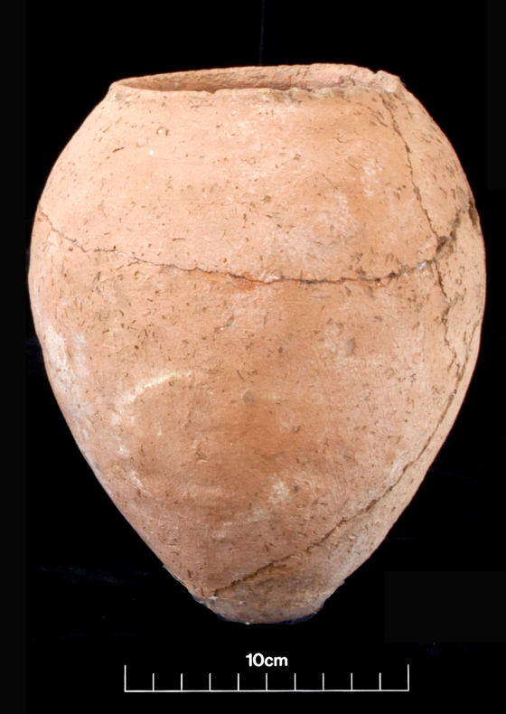 <em>Jarre céramique à pâte grossière, provenant de Hiérakonpolis, tombe 78</em>