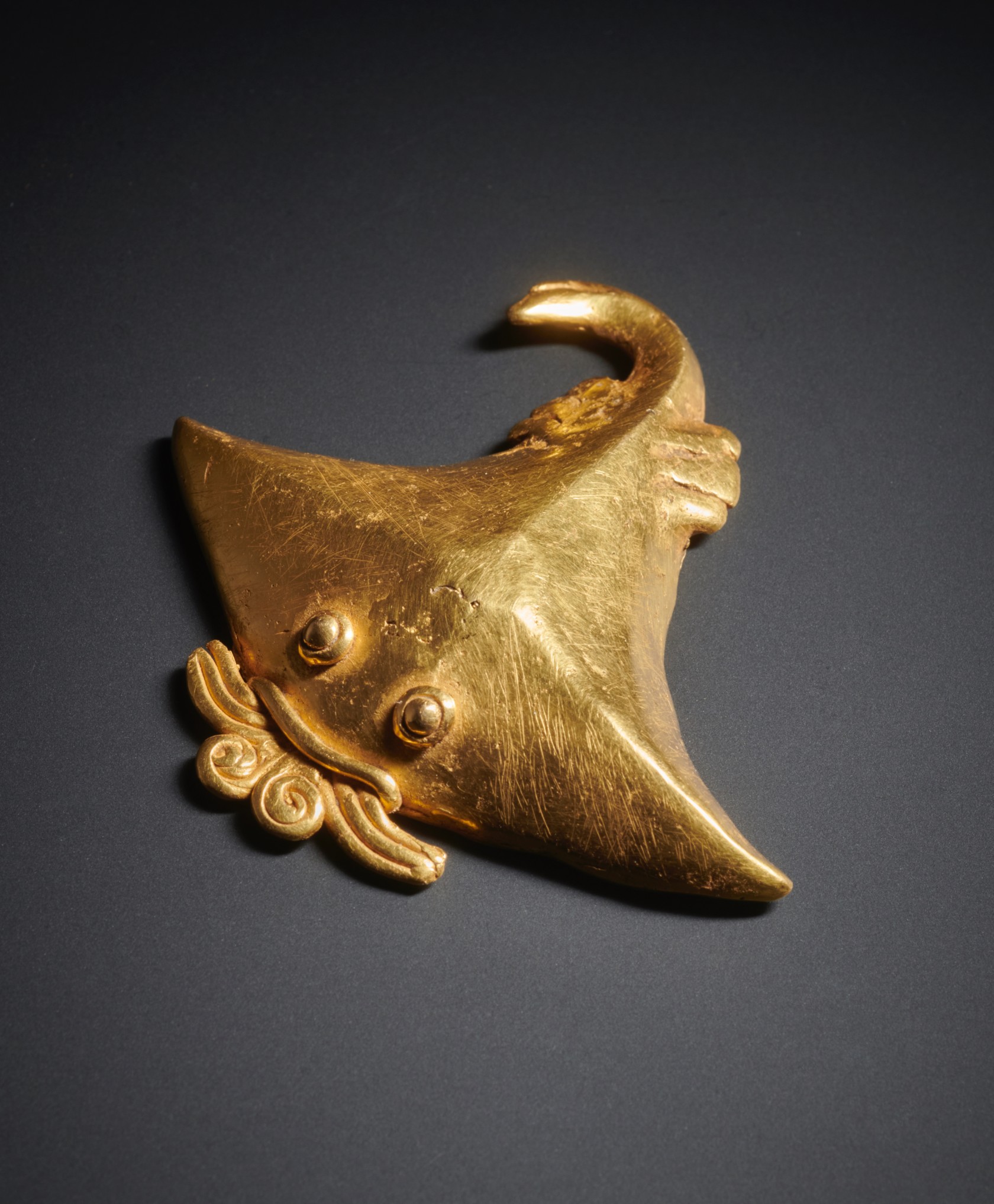<em>Ray-shaped pendant</em>
