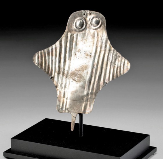 <em>Ray-shaped pendant</em>